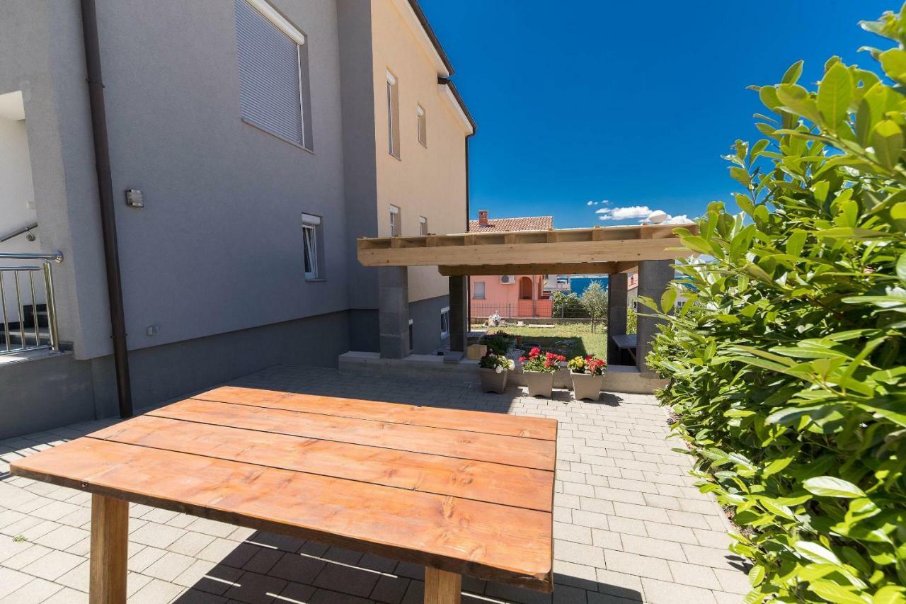 Moderne Souterrainwohnung Crikvenica Esterno foto