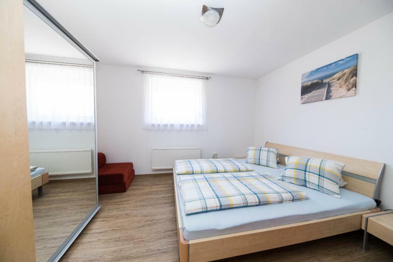 Moderne Souterrainwohnung Crikvenica Esterno foto